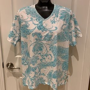 New white and light blue t shirt
